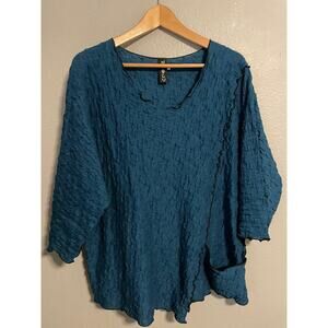 NoBlu Shirt Womens Large Blue Crinkle Knit Asymmetrical Hem Tunic Top Boho